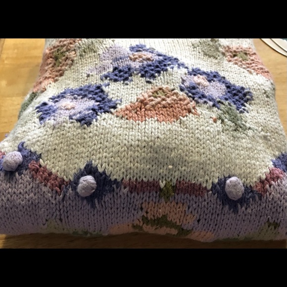 Heavy Knit Sweater Size Small - Picture 4 of 7